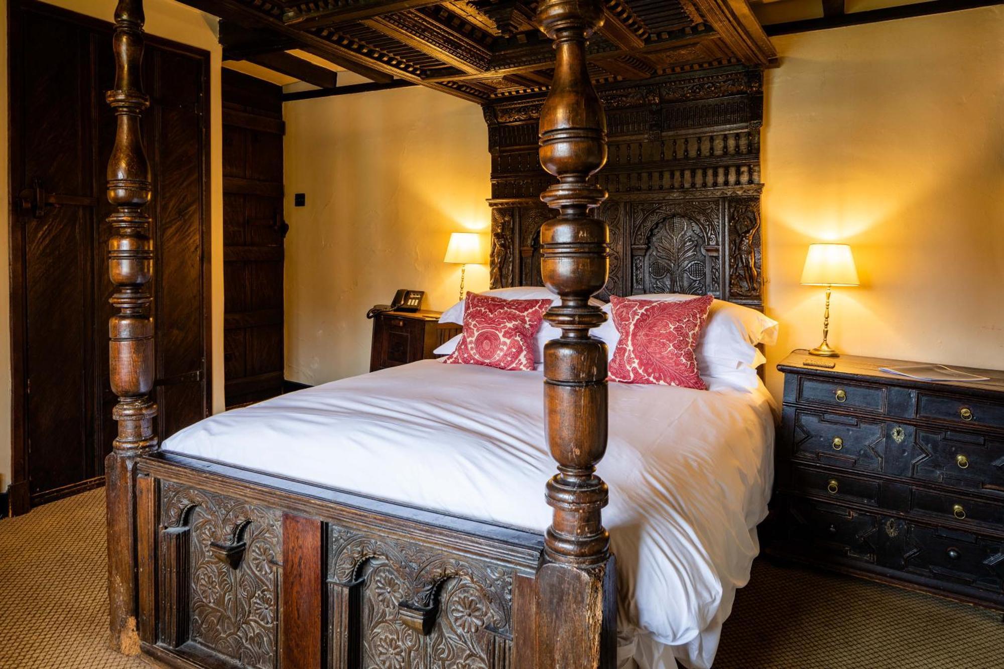 The Crown Inn Chiddingfold Ngoại thất bức ảnh